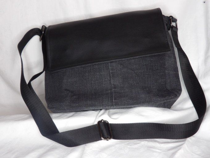 Sac messager noir jean et simili