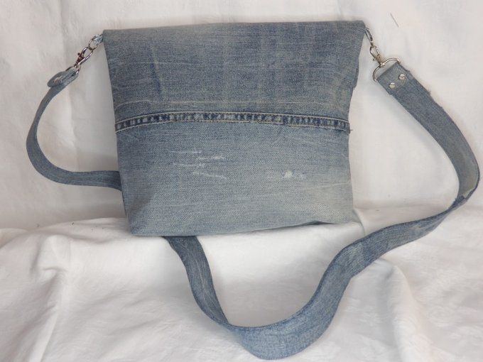 Sac bandouilière Plié en jean bleu et Liberty
